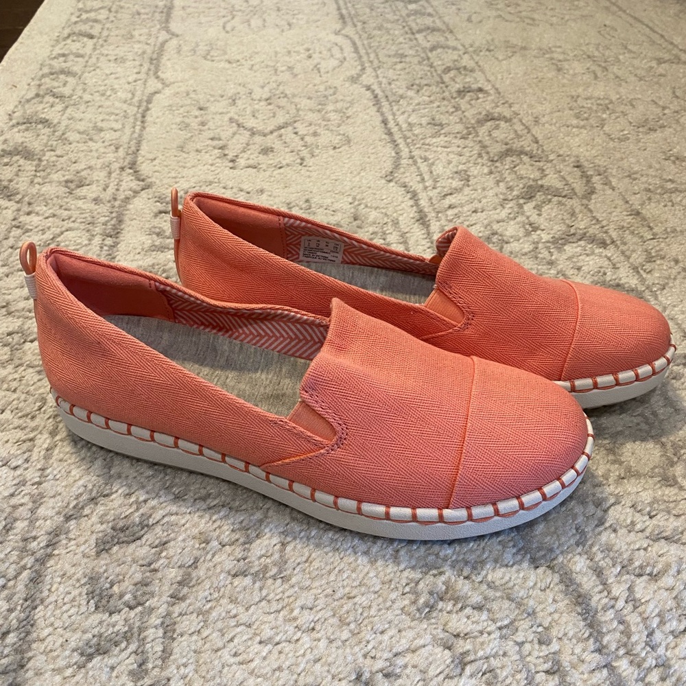 Clarks Step Glow Jade, Coral, Size 7.5